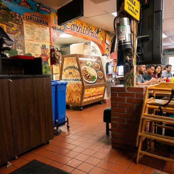 Carnitas Uruapan storefront